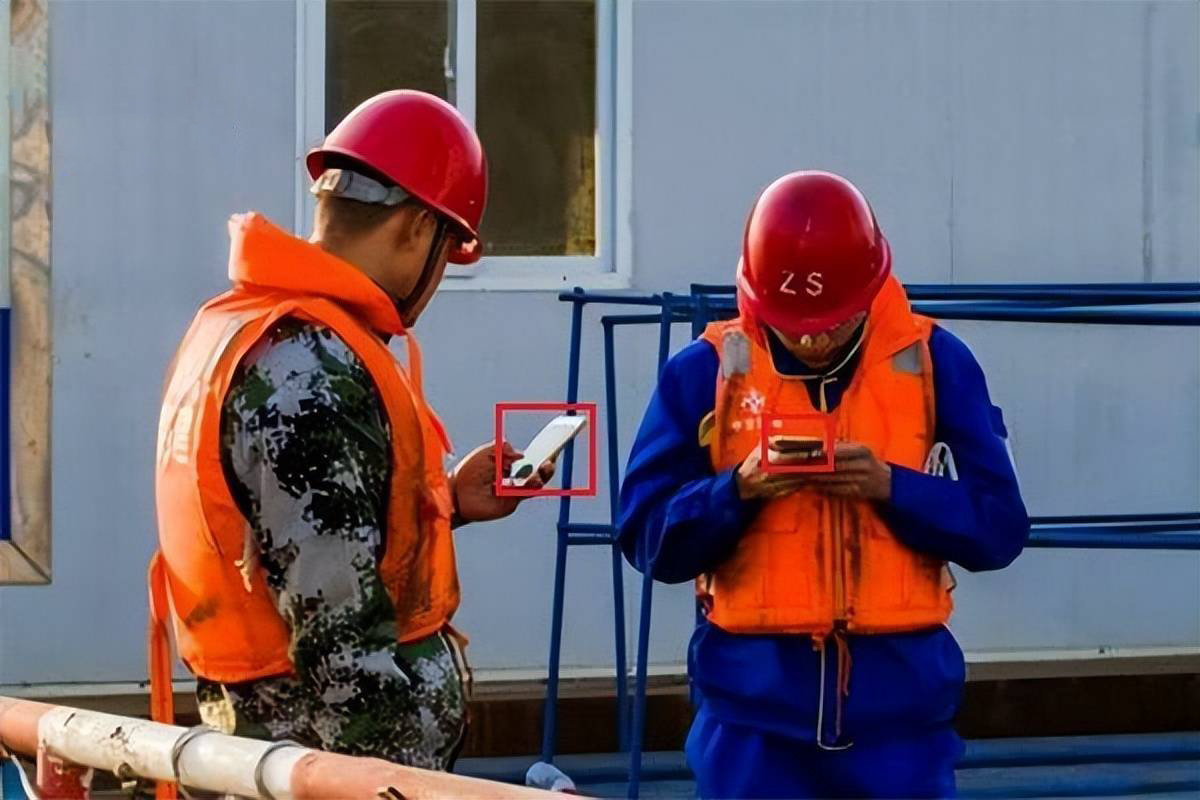 工人是否佩戴安全帽图像识别系统软件定制开发