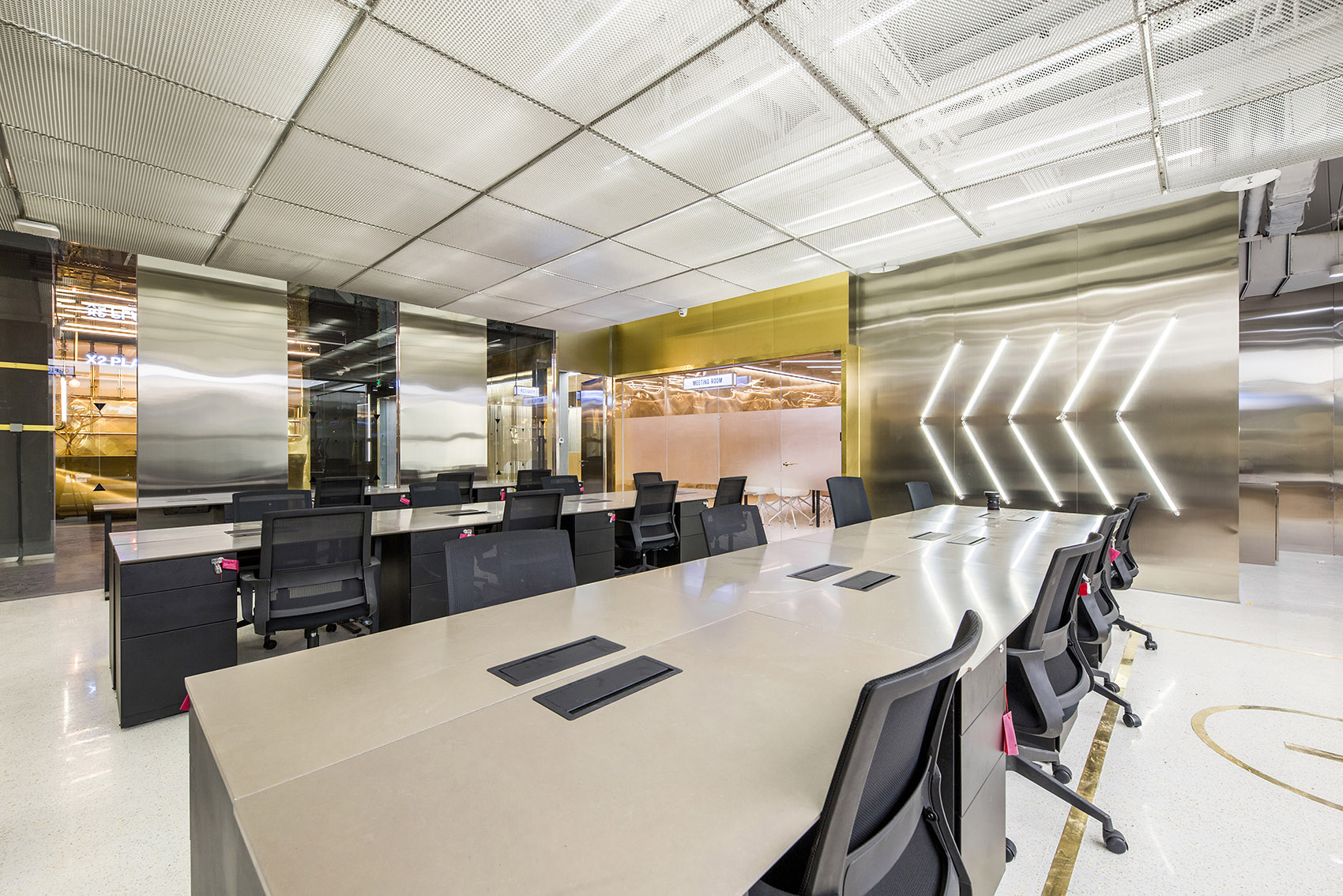 012-bmw-x2-playground-5lmeet-china-by-daga-architects.jpg